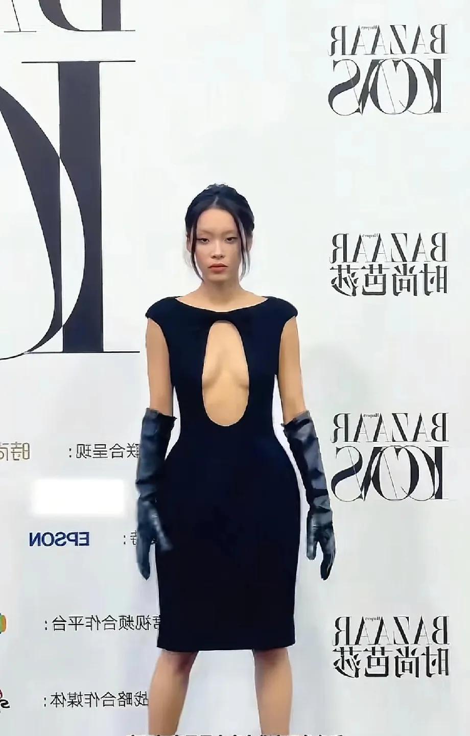 导演也是厉害，让一个rapper演一个哑巴，吴燕萍的角色演得很好，被卢少骅送上车