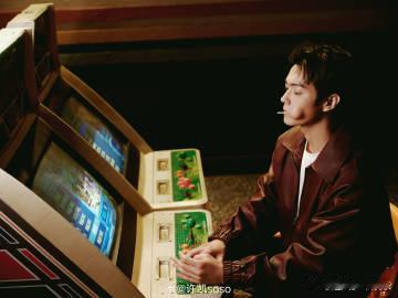 许凯演陈辉算是脱敏治疗了看许凯如何从“蜜桃”中的乱爬小白，蜕变为《方圆八百米》