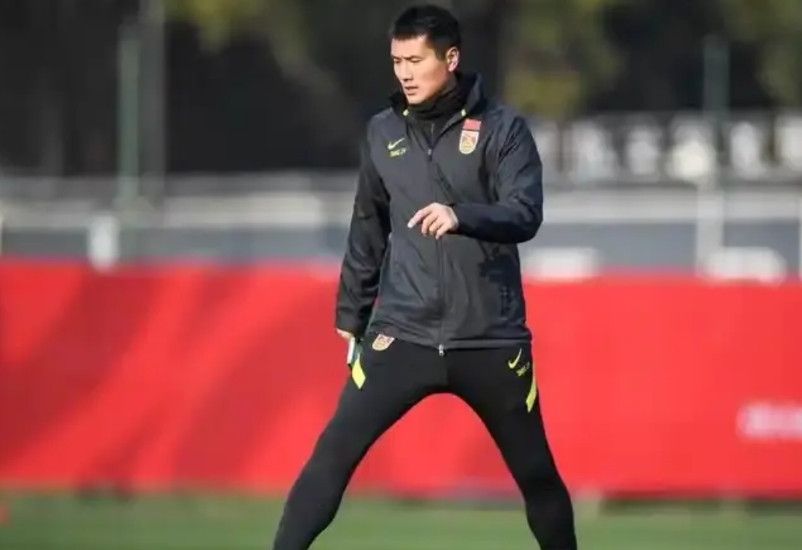 国足选帅倒计时!外教接连退出国足选帅面临尴尬,折腾了大半年还是得土帅来救场!距