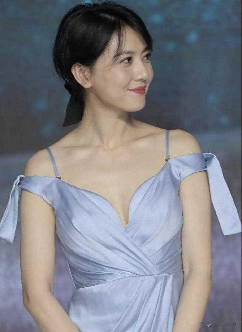 2000年，出道不久的高圆圆疯狂爱上张亚东，上演了女追男的戏码，5年后，高圆圆问