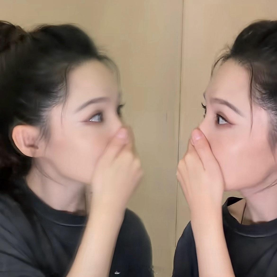 是谁被自己美到捂住嘴😳李沁​​​