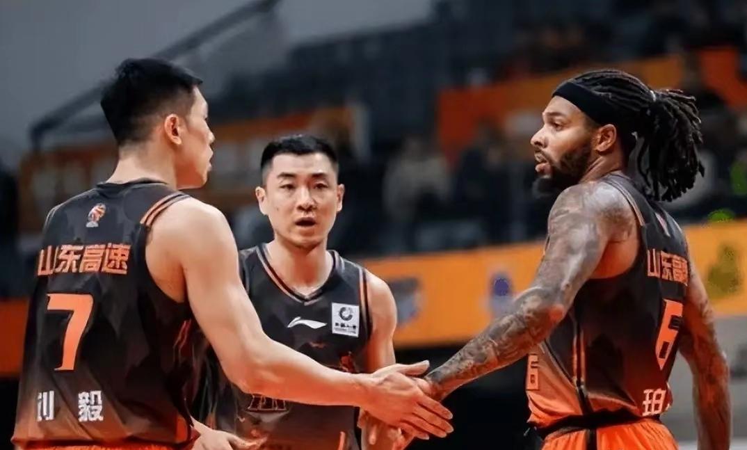 “打疯了！”俱乐部杯生死战中，山东队硬刚青岛队，双方为了一个八强名额拼到最后一刻