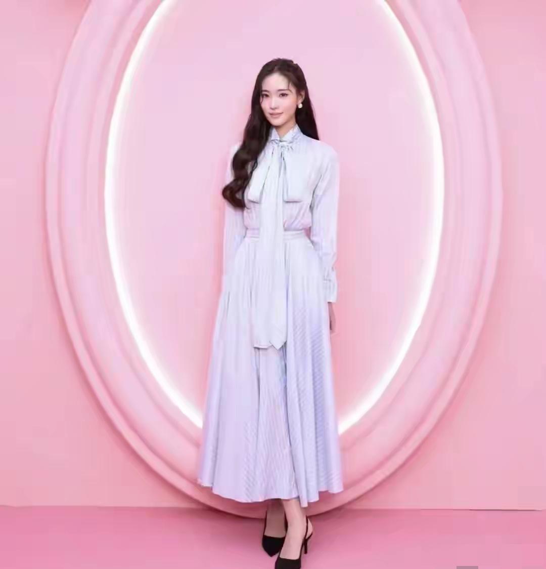 许韶恩高调官宣迪奥合作，结果品牌方全程沉默，这脸打得够响吧？这根本不是什么形象