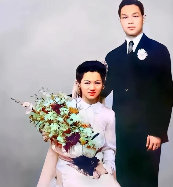 1960年，霍英东要把离婚带儿子的初恋冯坚妮娶进门。换作别的原配，早就一哭二闹三