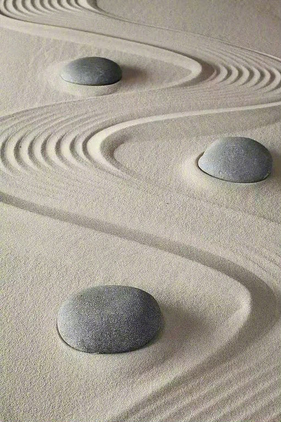 世界似乎存在一条重要的法则，叫“不可重复”。任何一个时间与空间组合，皆不可重复；