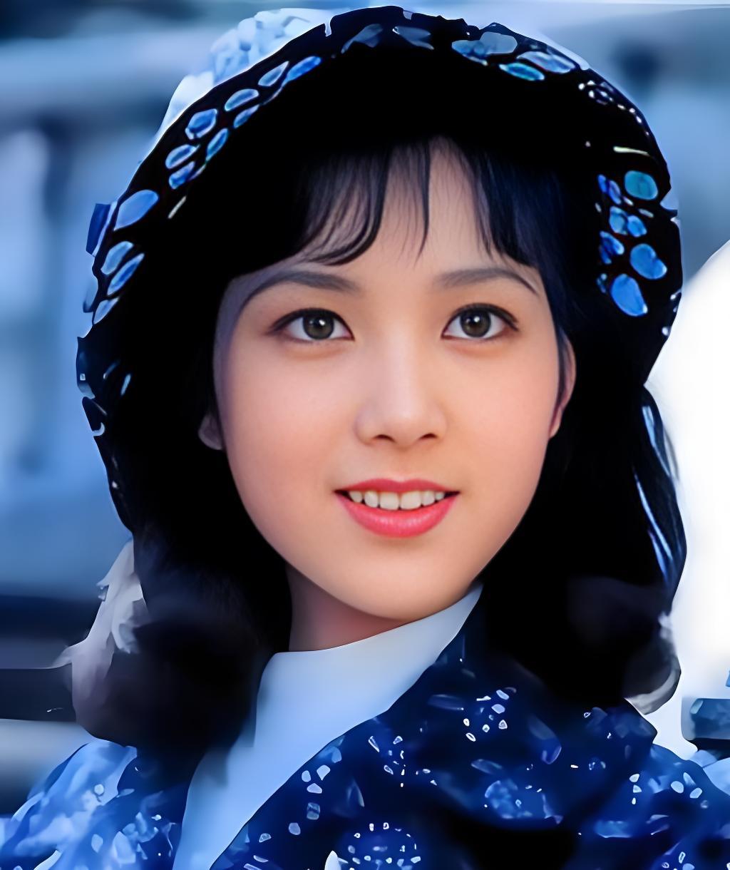 一个拿了金鸡百花双料影后的女演员，没生病、没出车祸、没犯任何错误，怎么就在巅峰期
