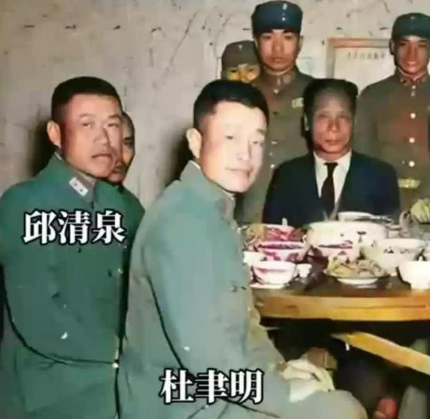 李宗仁晚年写回忆录，对杜聿明和邱清泉这两位黄埔嫡系的评价刻薄到了骨子里，说二人"