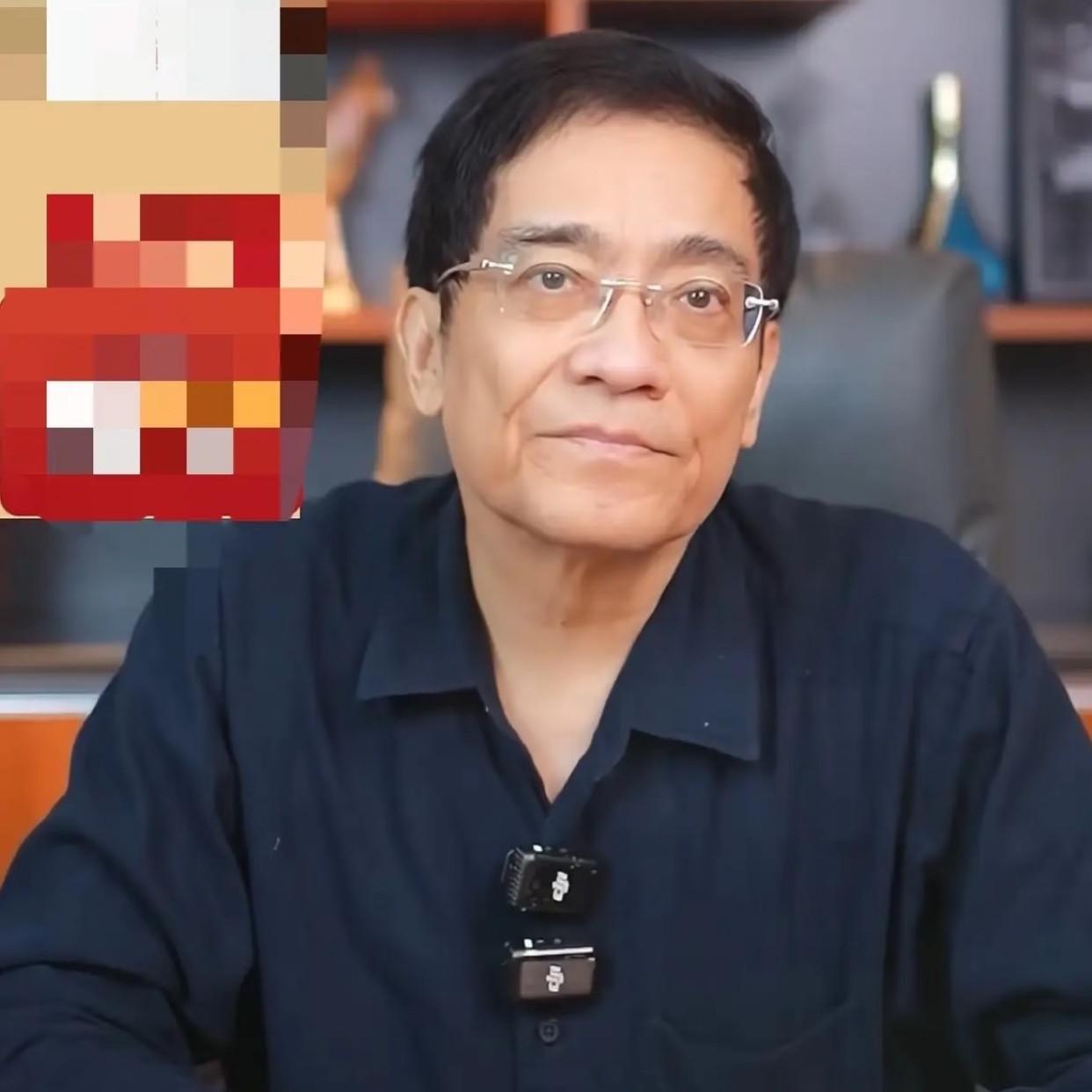 郎咸平大概做梦也没想到，自己兴冲冲从胡锡进手里接过的那把"刀"，砍出去之后弹回来