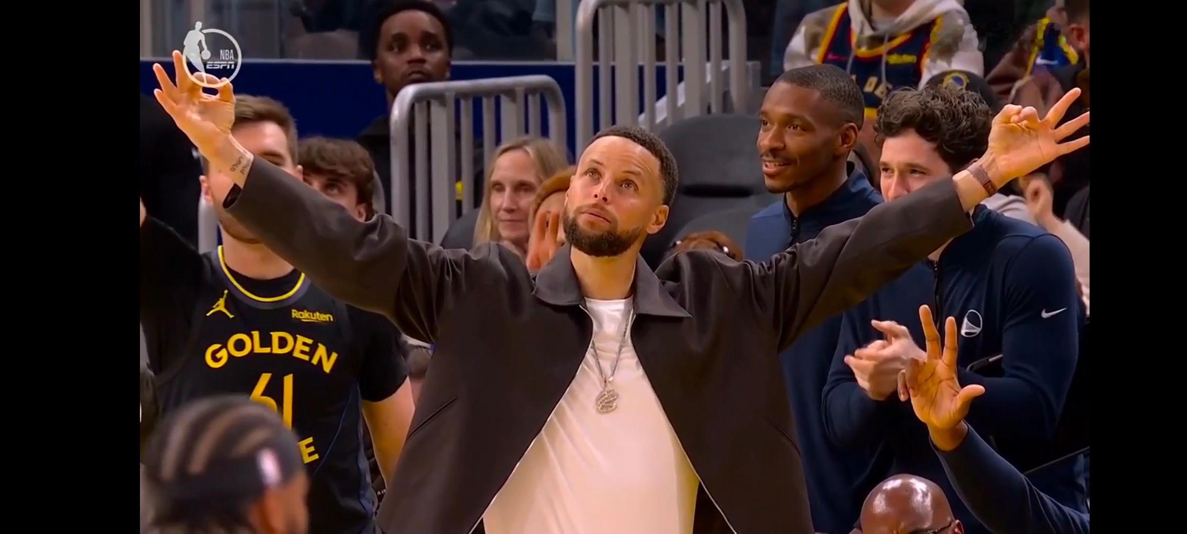 霍福德盖帽后反击追身三分命中哈哈哈哈给我看笑了金州勇士