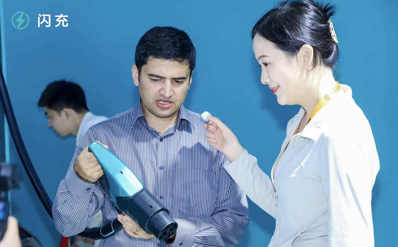 其实我是坚决反对王传福向行业免费公开核心技术专利的！从2023年开始，比亚迪就已
