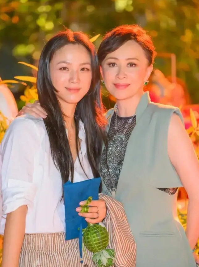 汤唯和刘嘉玲合影，你们觉得怎么样？