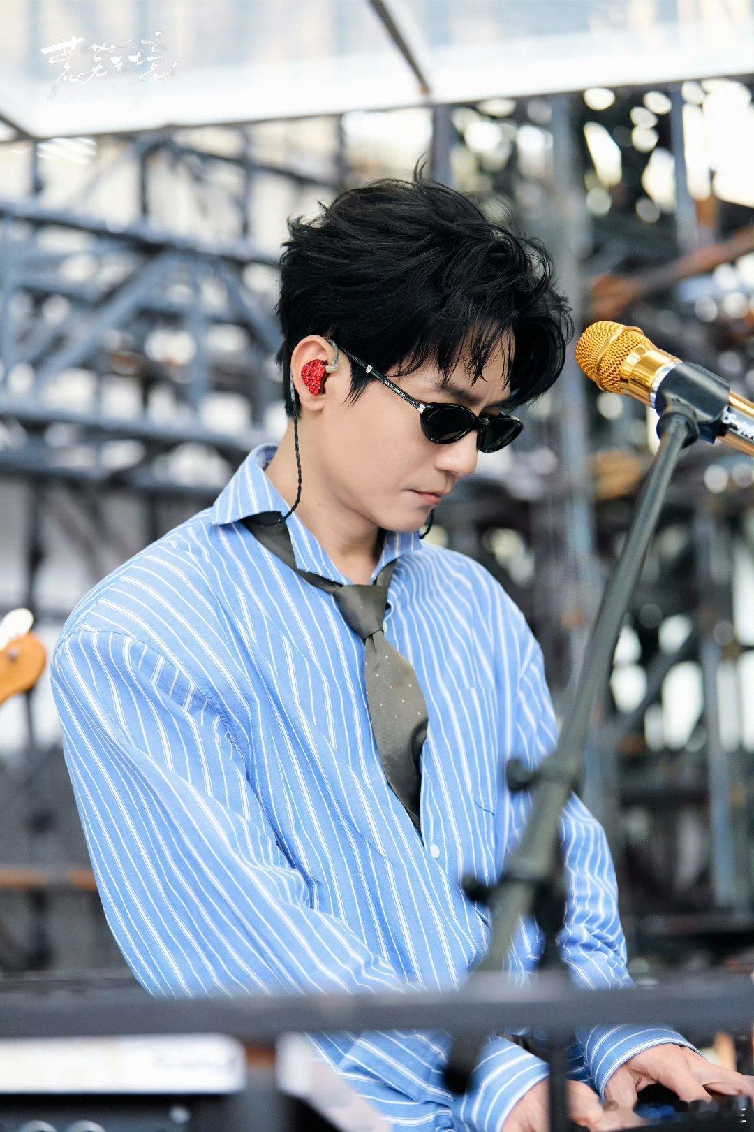 #陈楚生#扛不住生哥的颜值暴击✨本以为早已习惯他的帅气可想到他即将站上贵阳奥体的舞台，依旧会被狠狠击