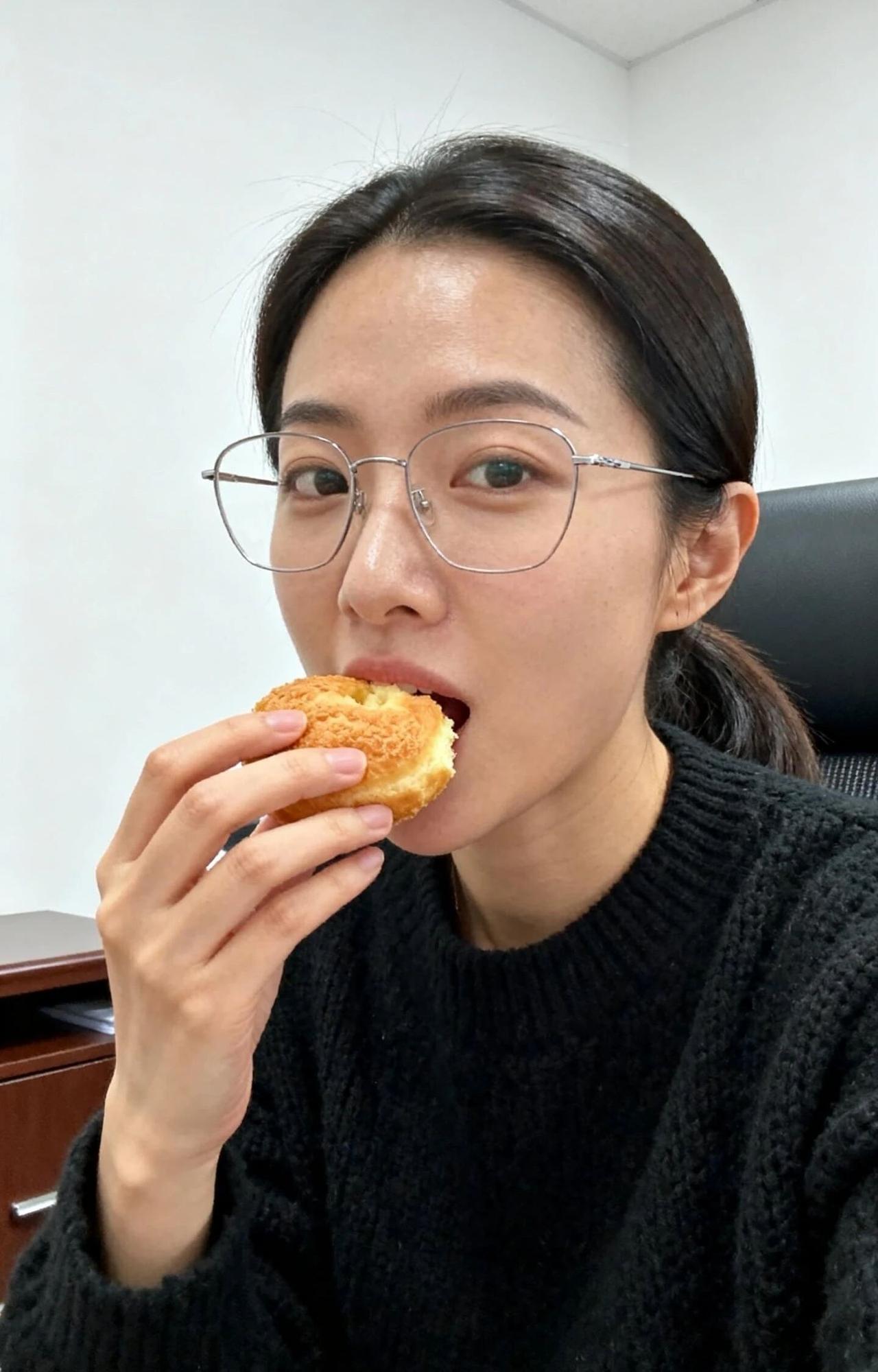 2025年换了一份新的工作，有了一种新的生活，让自己变得更加成熟，更加懂得生活。