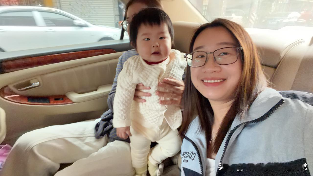 妹妹晚上还请我吃了一顿超级丰富的牛肉火锅，那一刻，我是无比的放松跟快乐，无论结果