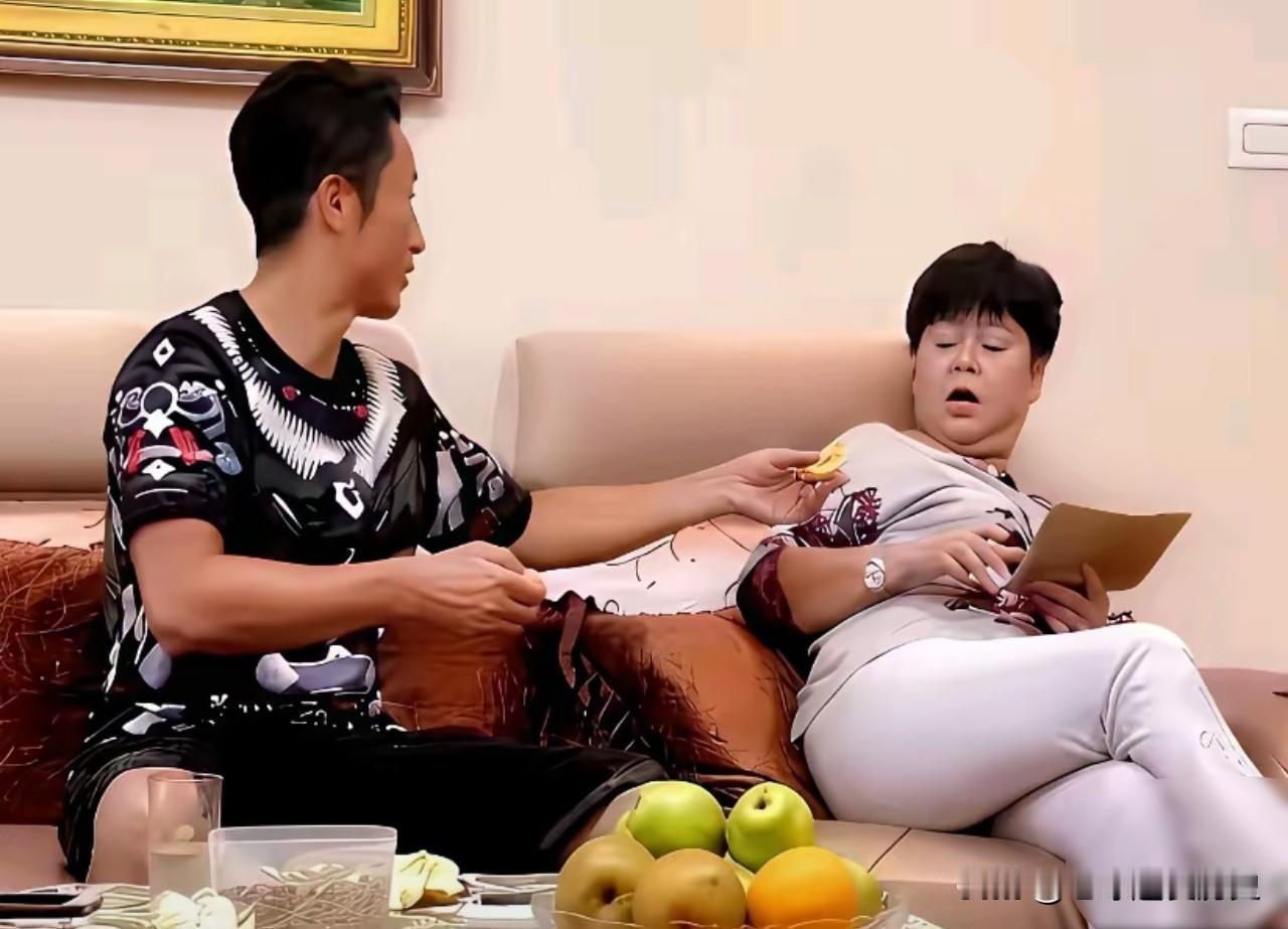 种种迹象表明，邹拳王一定有什么把柄在她娘俩手里，要不然怎能被拿捏成这样！