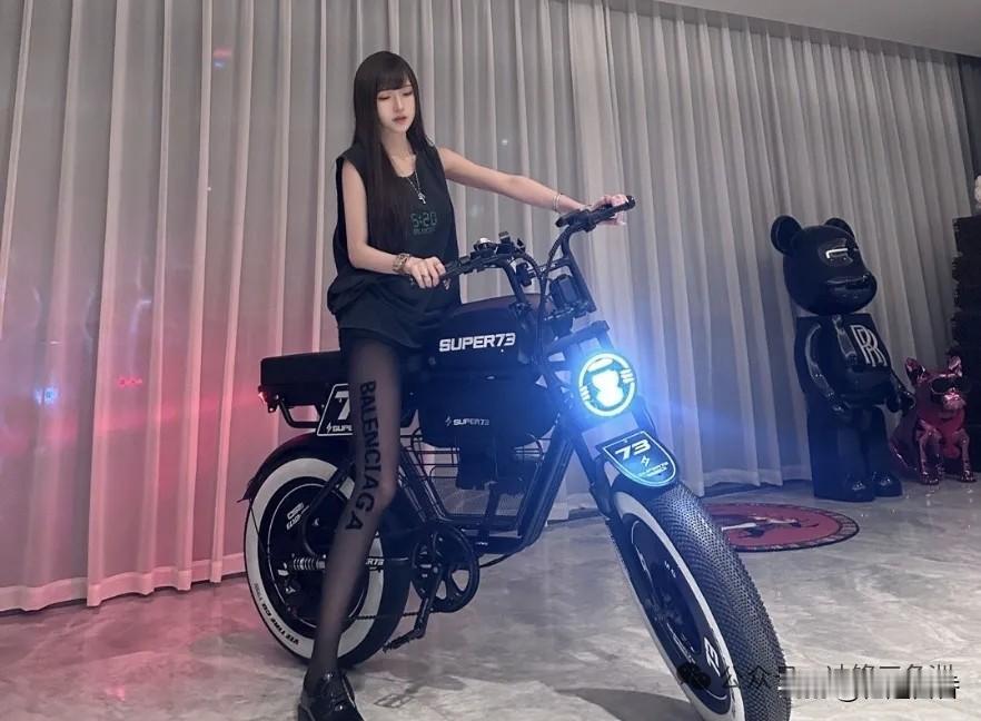 酷炫机车少女，尽显时尚与个性！🔥💃🏻气质穿搭怎么穿才恰到好处?