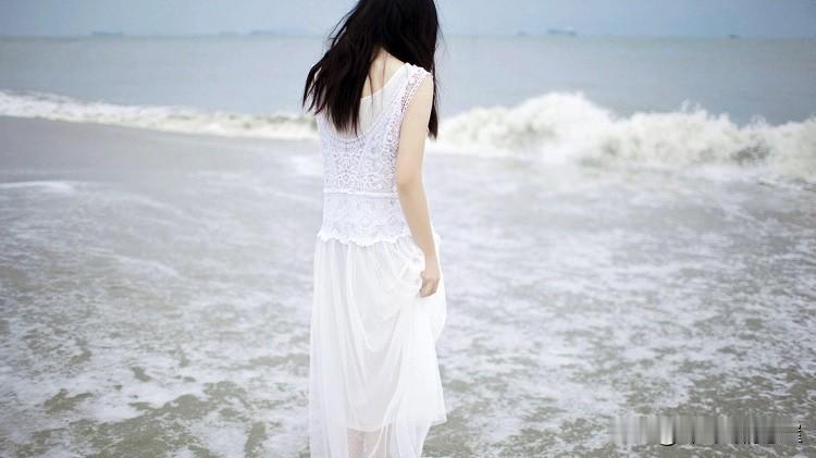 四五十岁男人的婚外情人，大多是这些女人。1、漂亮活泼的小姑娘，比较仰慕他；2