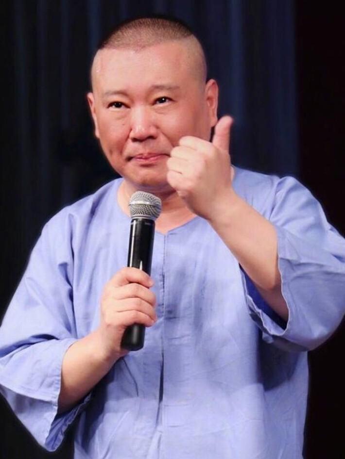 曹云金徒弟埋怨德云社！昨天曹云金徒弟直播时表示：现在相声已经完了，因为现在说的都