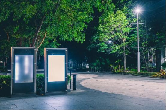 国安部披露：境外一大型数字广告牌突然异常，连续数小时循环播放某已故知名政治活动家