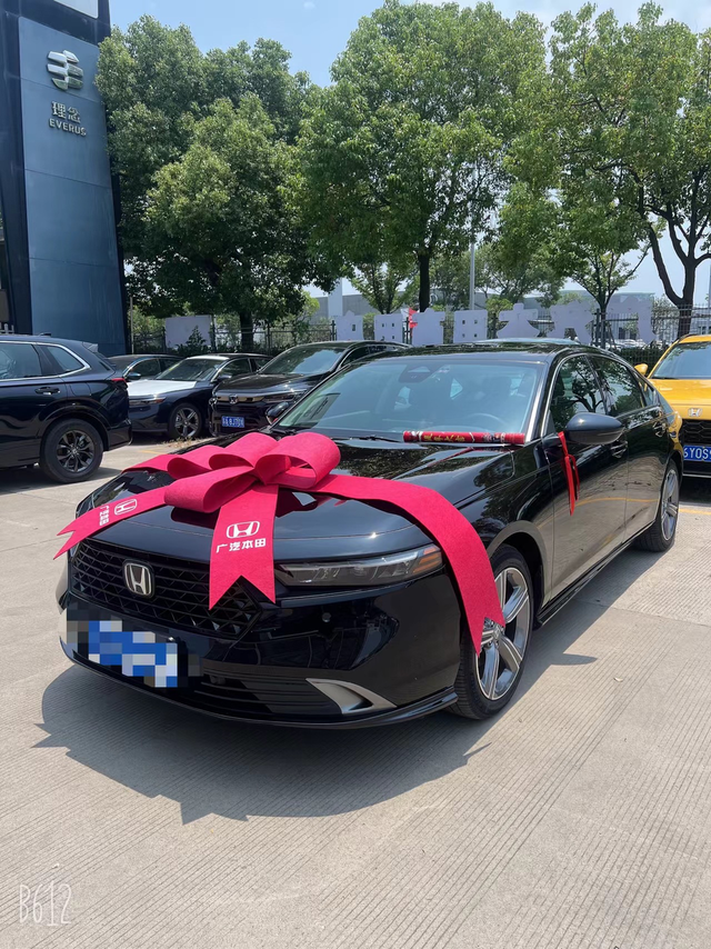 25款雅阁首保实录：4S店套路差点中招我的雅阁开了快三个月，上周刚做完首保，跟