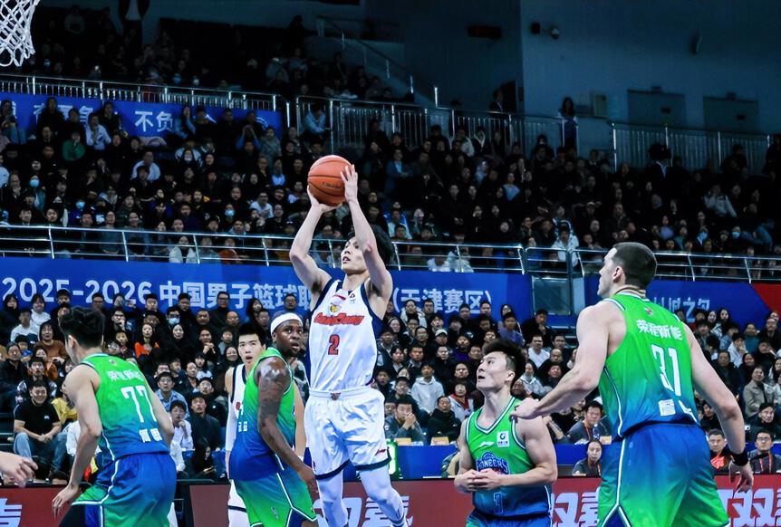 徐杰：下场打北京，北京后场可不弱，你这是留力打北京吗？？？胡明轩：从0分到3分