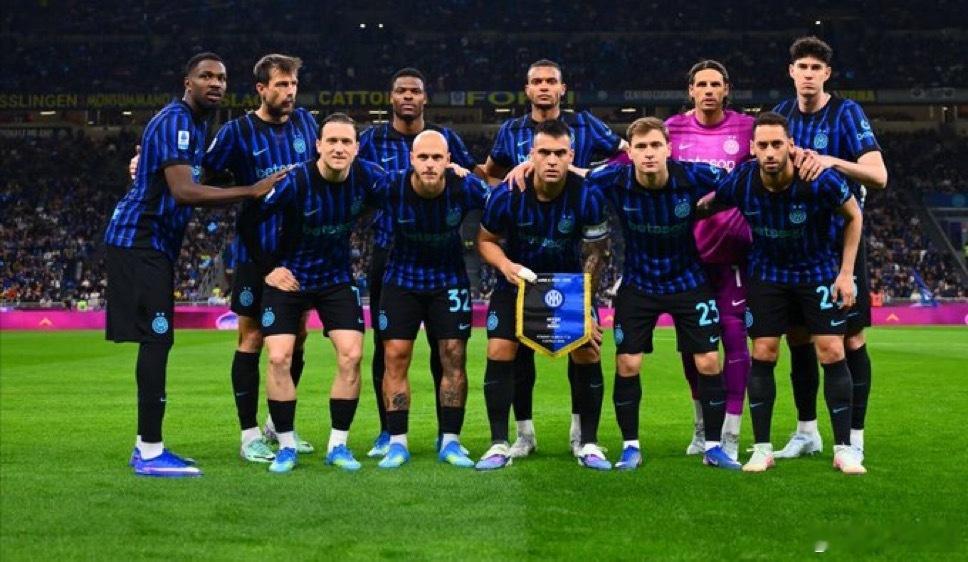 米兰体育报：齐沃去年就想改变球队的阵型以使国米变得速度更快进攻更直接但当时他