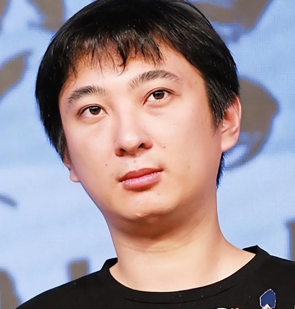 为什么黄一鸣敢承认孩子是王思聪的？说到底还是太年轻了，一心想复刻为选那种靠孩子逆