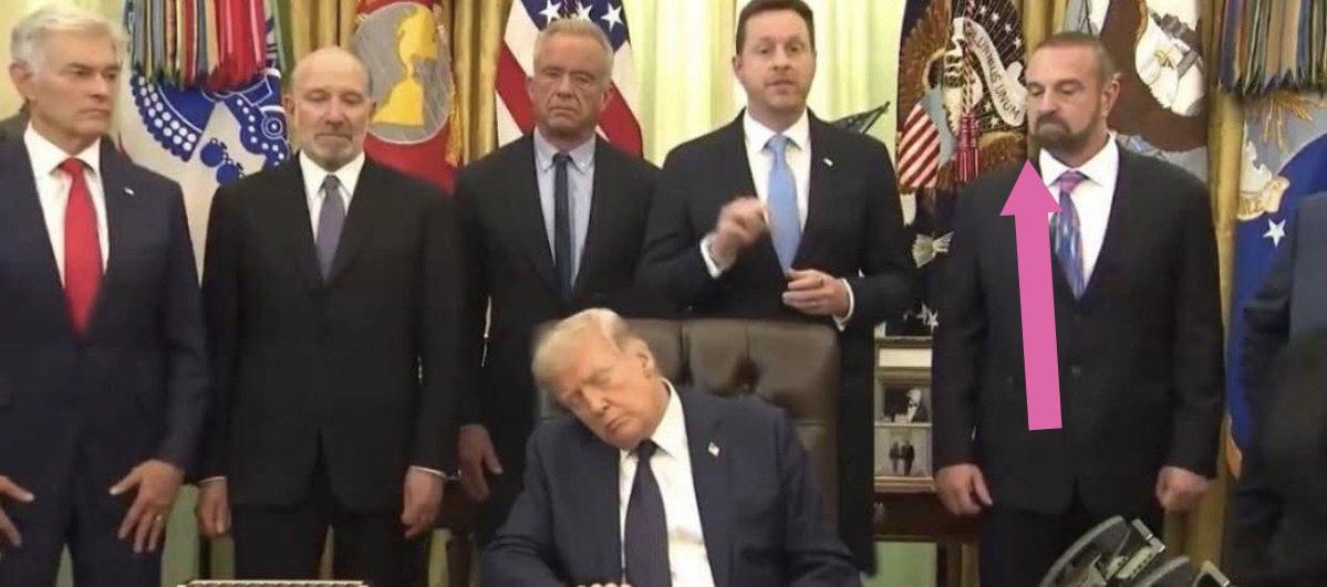 说人家拜登是瞌睡乔，自己成了瞌睡普[捂脸哭]