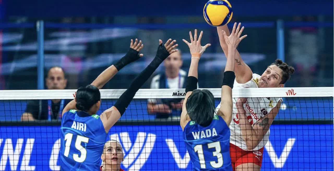 日本女排3：2战胜土耳其女排，给中国女排的启示中国女排害怕欧美球队，怕他