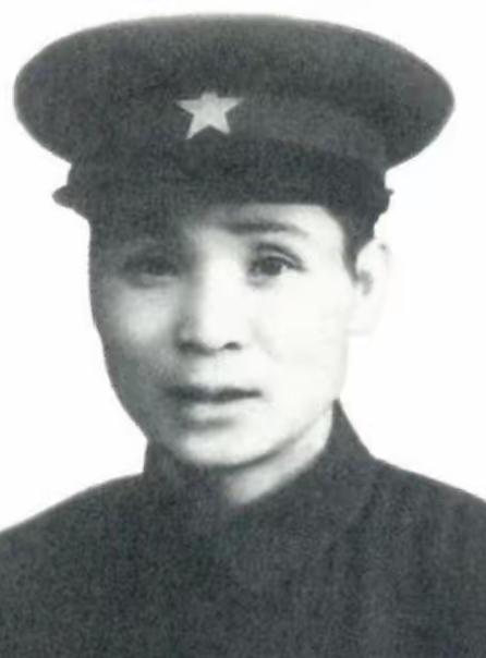 1950年，开国上将王宏坤偶遇原红4军副军长刘世模，见对方穷困潦倒，王宏坤问道：