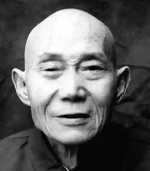 🌞1940年，吴凤翔刺杀日军少将，走到门口时，他发现里面有好几名日军，刺杀