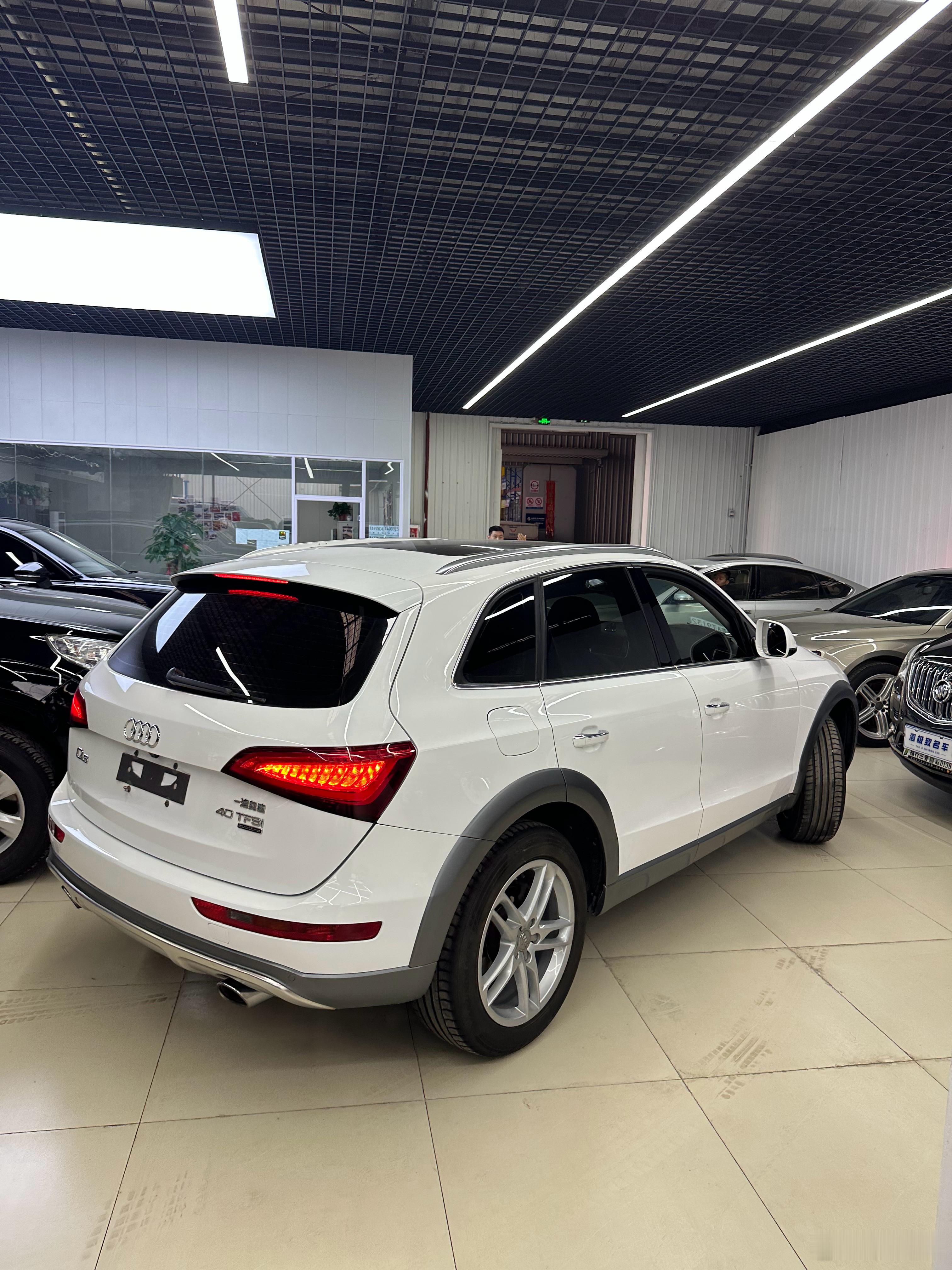 店里18年奥迪Q5卖掉了但我却不高兴甚至有点生气一方面是没有利润另一方面我是