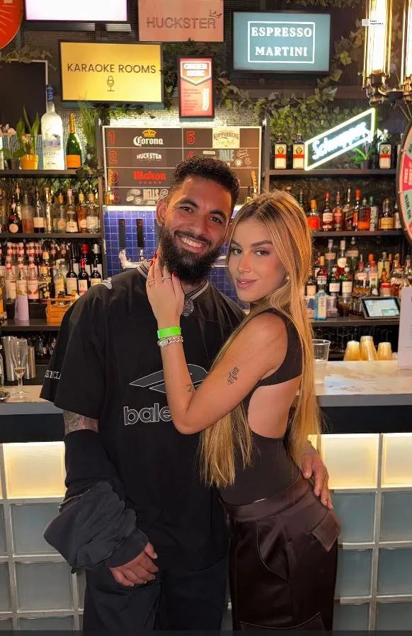 【道格拉斯·路易斯公布新恋情向球队总监的女儿肉麻示爱】英国《太阳报》证实，