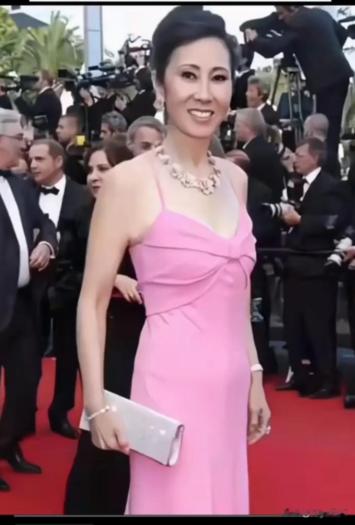 说起林宁，大家不一定熟悉。然而她丈夫是中国房地产之父王健林，她儿子是中国“娱乐圈