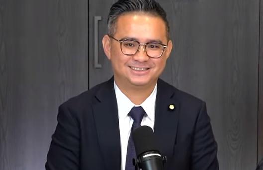 台中市长卢秀燕子弟兵、国民党“立委”黄健豪30日受访指出，我们是韩国瑜的选民，我