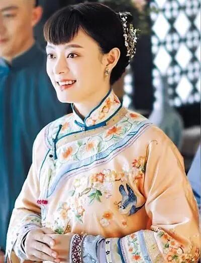 热依扎86年出生，今年39岁，孙俪82年出生，43岁，相比之下，你觉得谁的颜值高