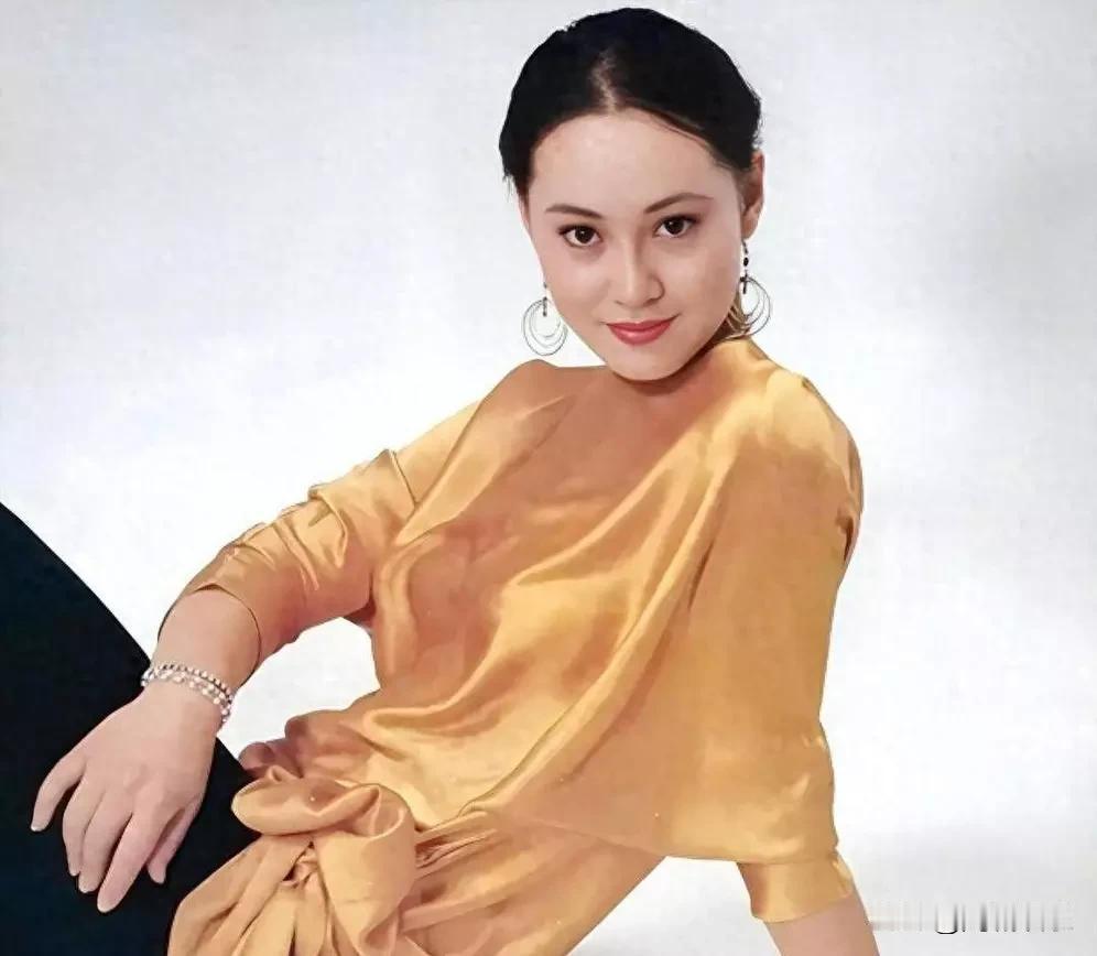 21岁嫁大21岁京剧大师，46岁未婚生子，55岁远嫁比利时小8岁丈夫……大宋佳的
