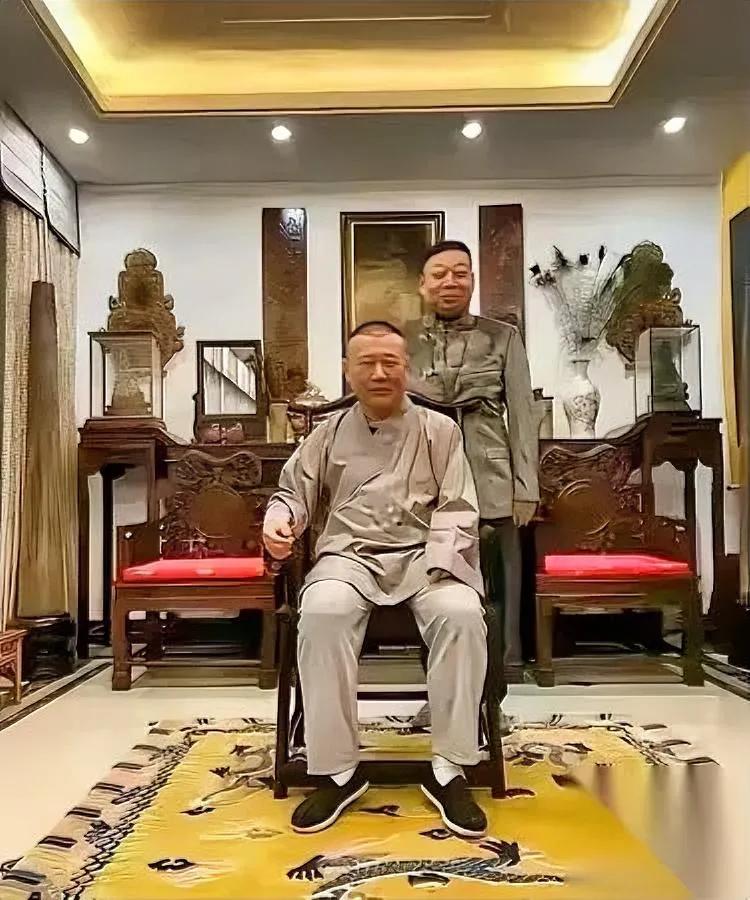郭德纲这回难了真的太寸了他之前怼了半辈子的主流相声圈，现在刚好攥着他这事