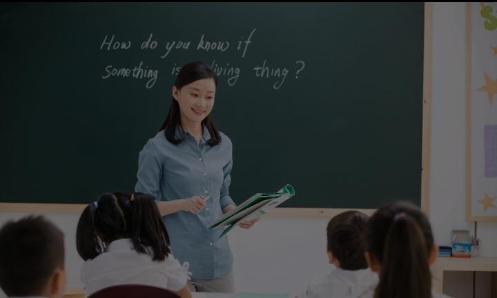 从06年大专毕业代课到今已经有18年了，没有社保，工资从最初的500涨到现在的1