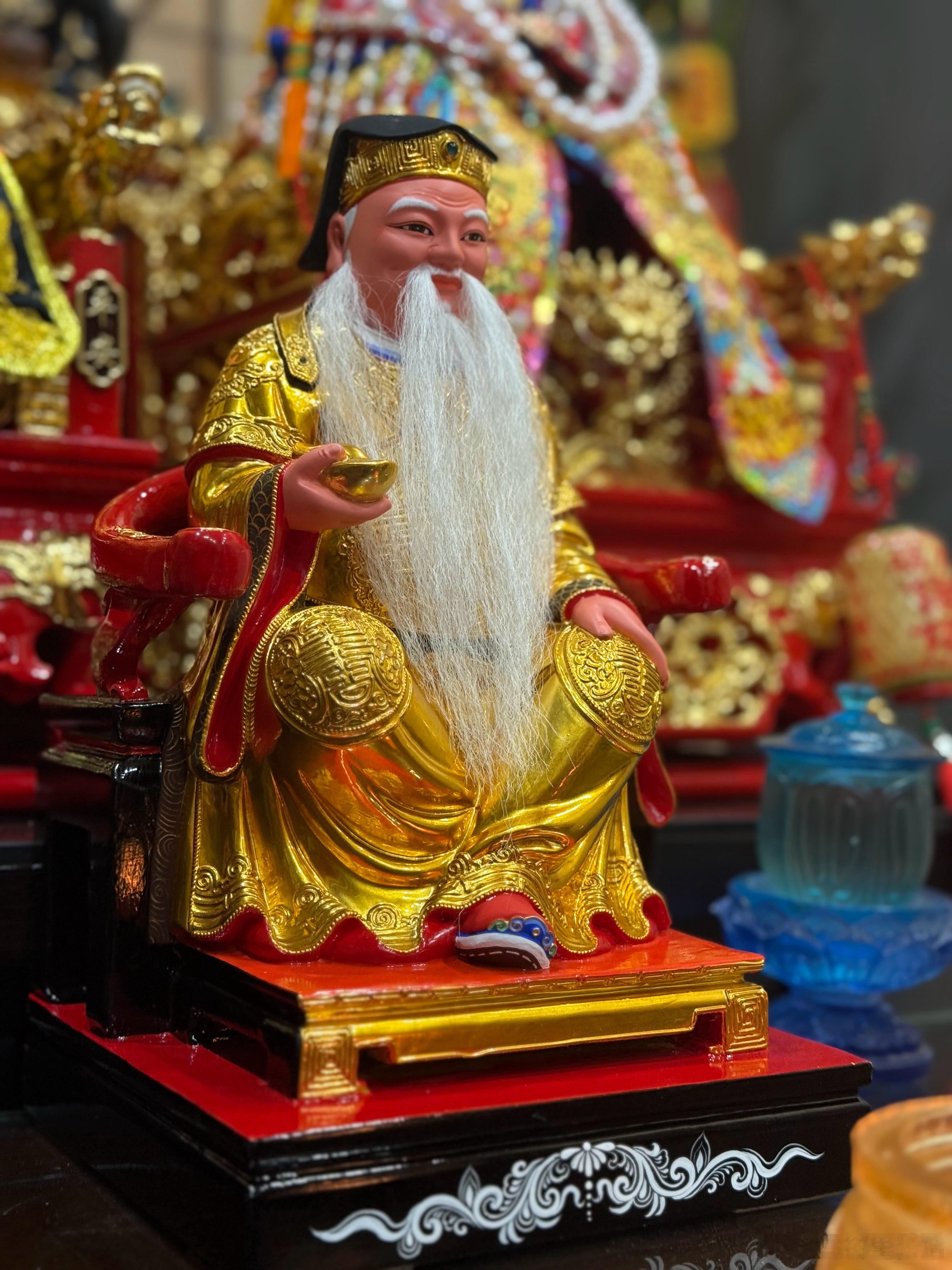 修行就是修心，渡人先渡己，这世上，凡是美好的东西，都是缓慢的，太阳一点点升起，一