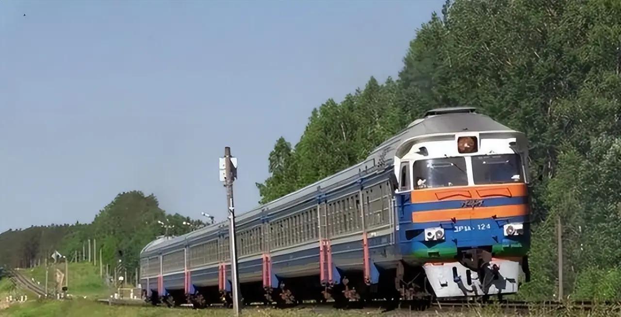 不要嘲笑越南高铁项目8天就黄了的闹剧，有比这个还荒唐的，那就是保加利亚。它放弃