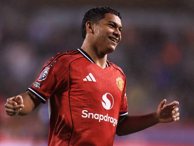 🗣️曼联U21主教练特拉维斯·宾尼恩谈迭戈·莱昂“显而易见，他确实具备一些优秀