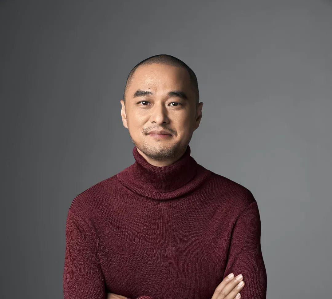 有一次，“身家8个亿”的冯唐，组了个10人的豪华饭局，临近开饭时，有6个人打来电