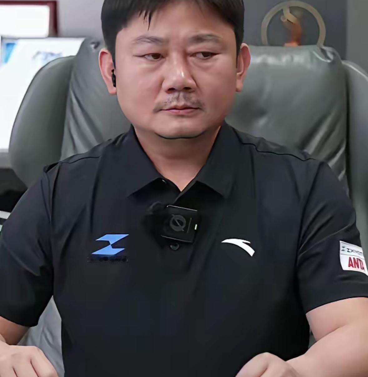 6月3日，张雪突然引发了网友热议。原因是在当晚的直播中，他当着数万观众的面，直接