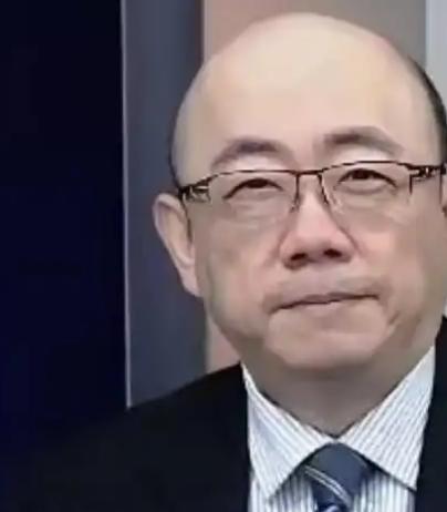 台湾郭正亮曾经提出问题，两岸统一时大陆要在岛上驻军，那么台湾的十七万军人怎么办？