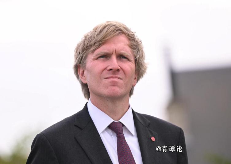 外媒报道，美国战争部负责政策事务的副部长科尔比今天（8月10日）在菲律宾首都马尼