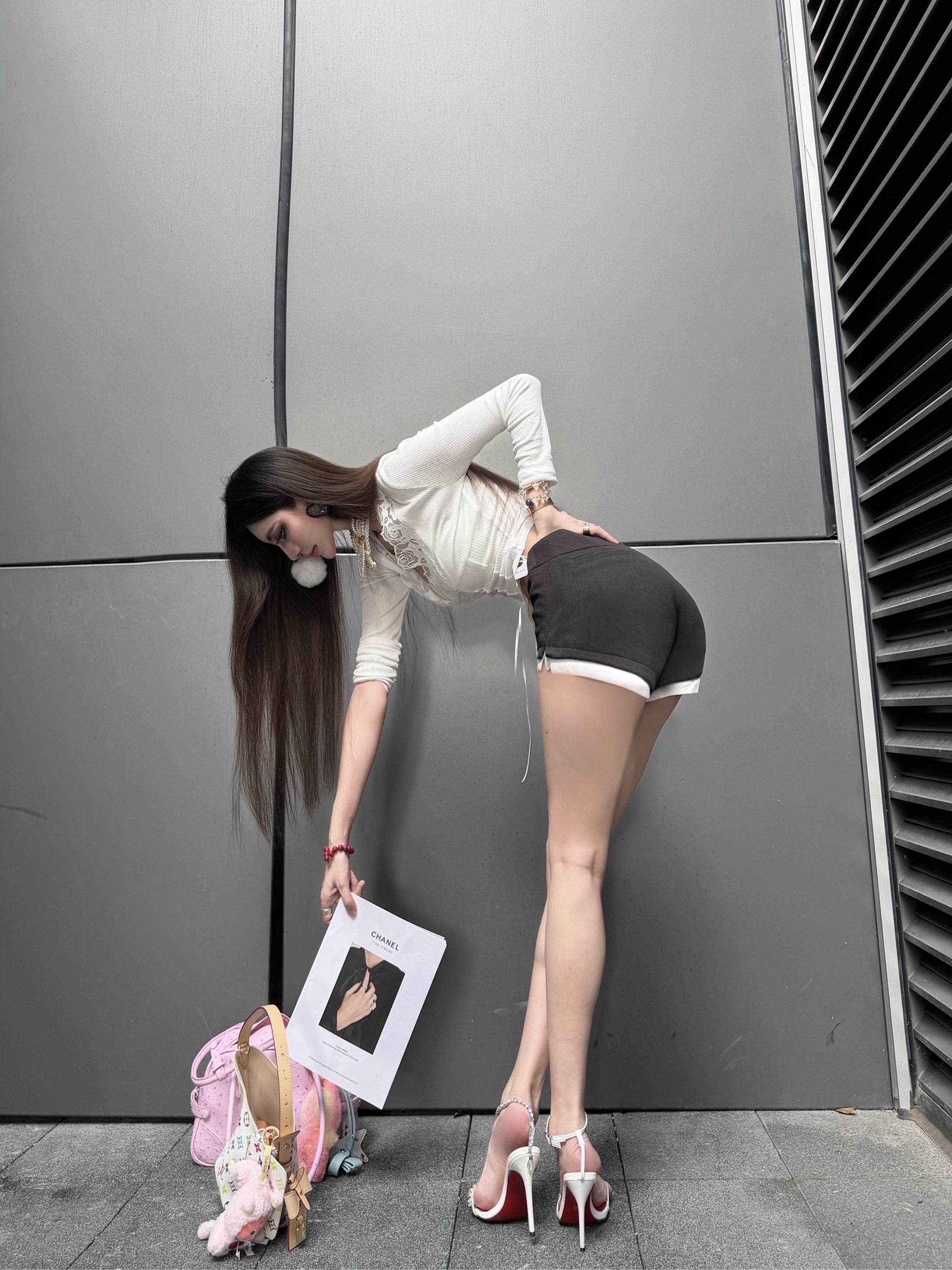 叫姐姐还是妈妈。