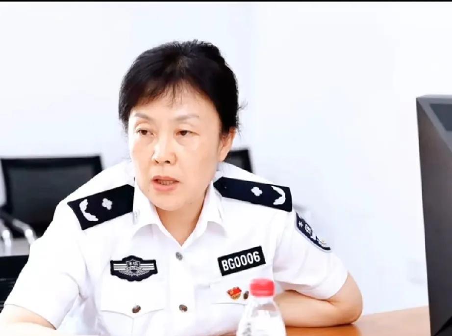 本钢保卫处人员穿着类似于警服的制服，他们到底是警察吗？当然不是，本钢是属于央企