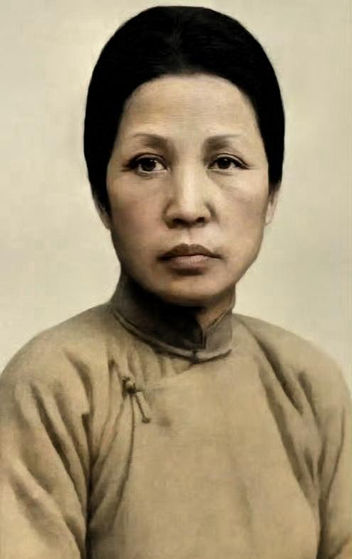 文七妹（198字）文七妹，本名文素勤，相传是南宋文天祥第二十二代后裔，是一