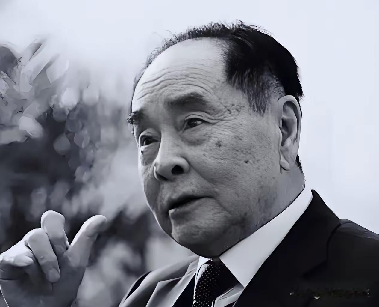 侯云德，这位“中国干扰素之父”值得我们所有人铭记。1929年他出生于江苏常州，